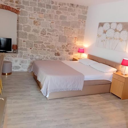 Apartment Andela Kaštela Eksteriør bilde