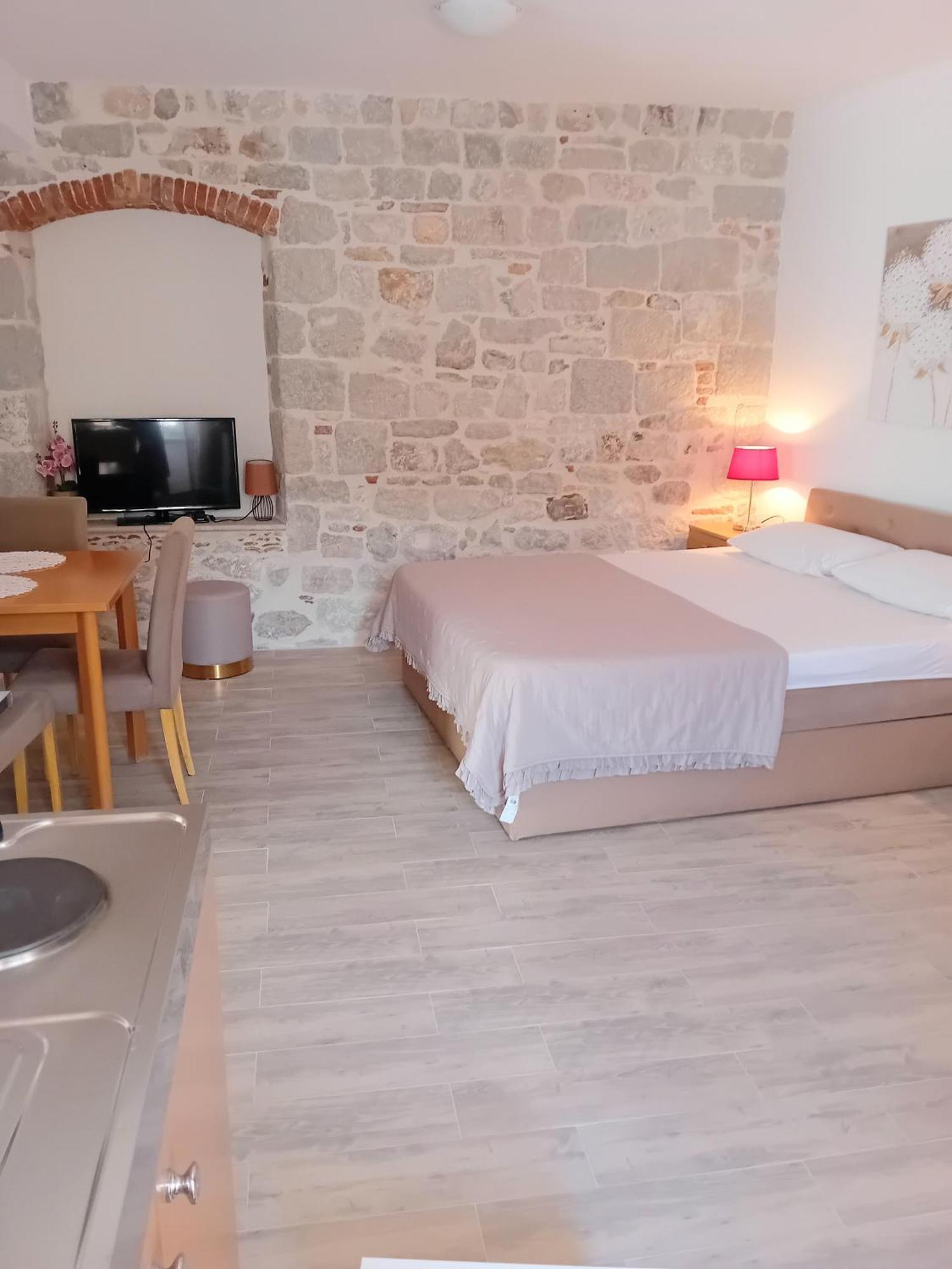 Apartment Andela Kaštela Eksteriør bilde