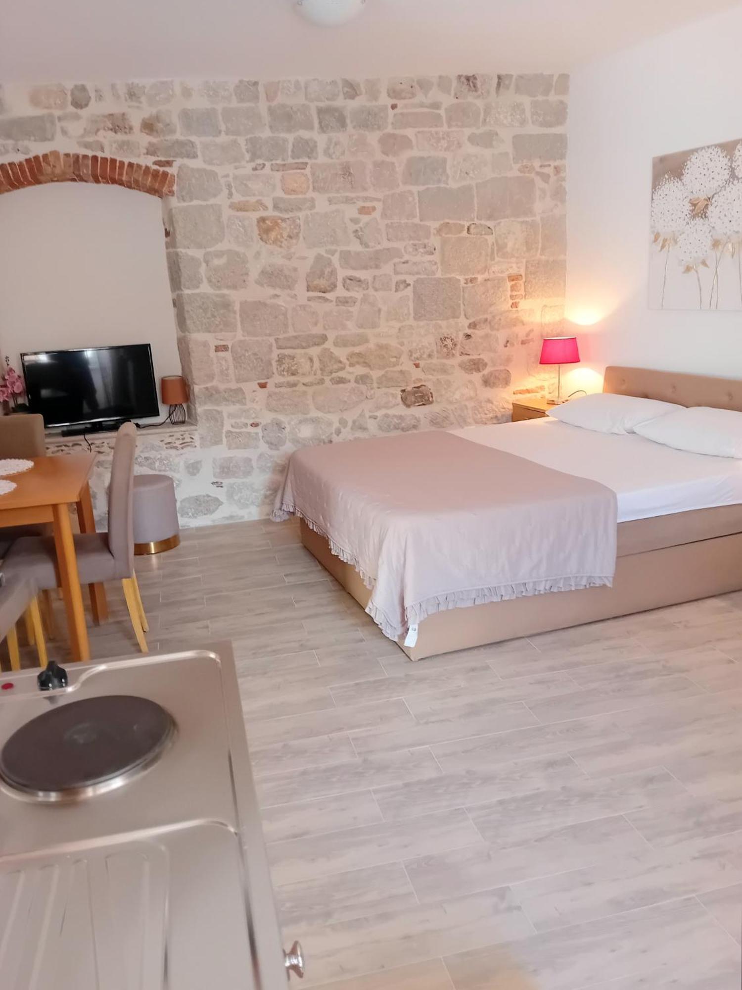 Apartment Andela Kaštela Eksteriør bilde